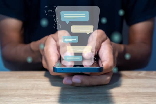 Teamkommunikation auf den Punkt gebracht: Vorteile von integrierten Chat-Tools für Agenturen
